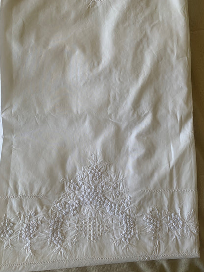 Mantel  Bordado a Mano 300-180 cm