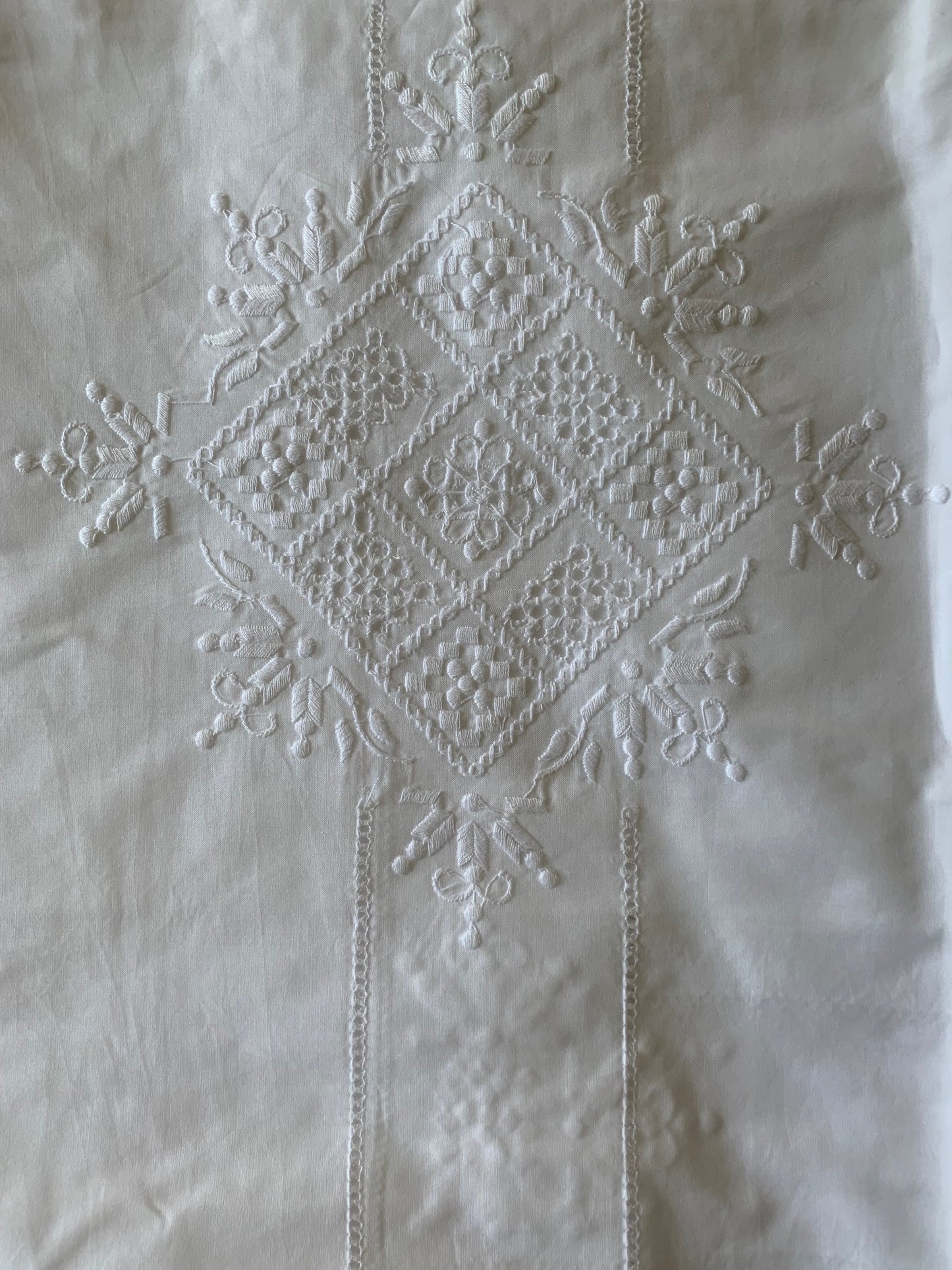 Mantel  Bordado a Mano 350-170 cm
